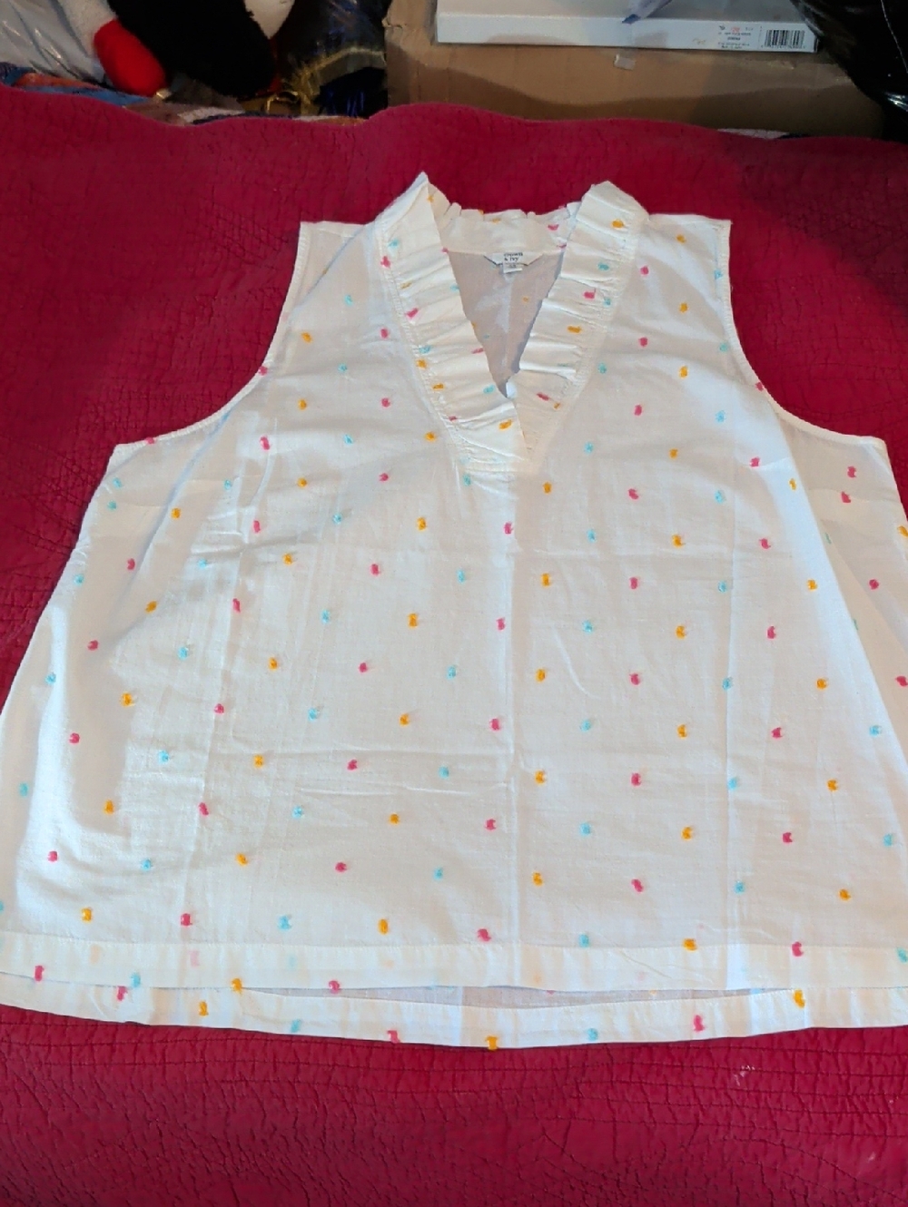 Crown & Ivy White Top with Pastel Dot Embroidery Sz 2X